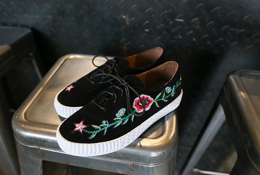 Embroidery shoe trend