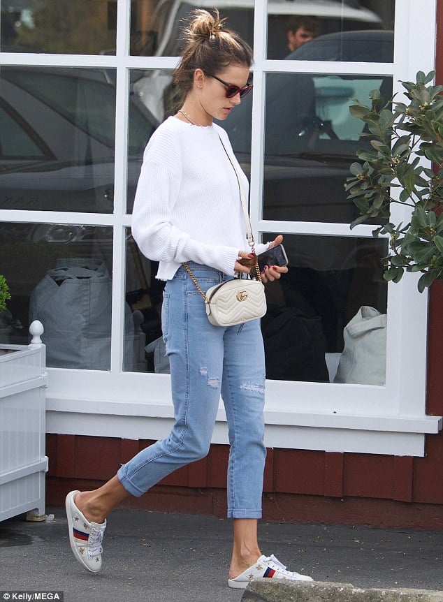 White shoe trend blue jeans street styles