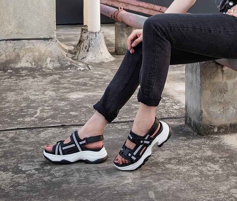 sporty sandals trend