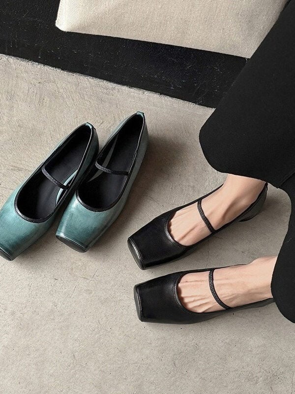 women fashion shoes minimalist