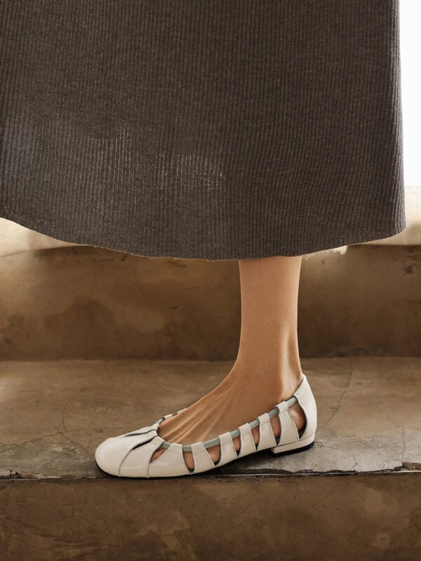 women fashion shoes flats